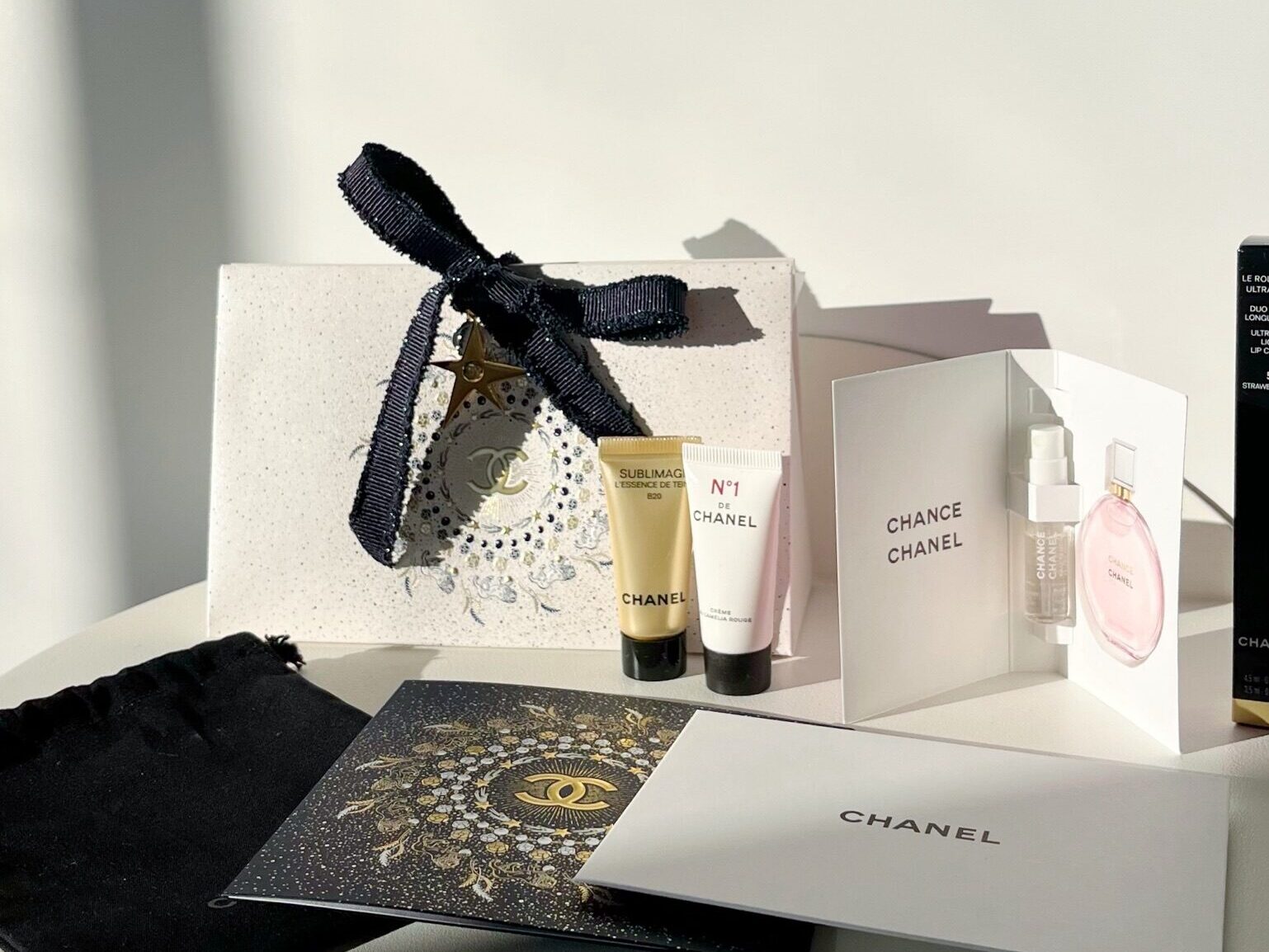 口コミ】シャネルのクリスマス2025！チャームが無料！CHANEL