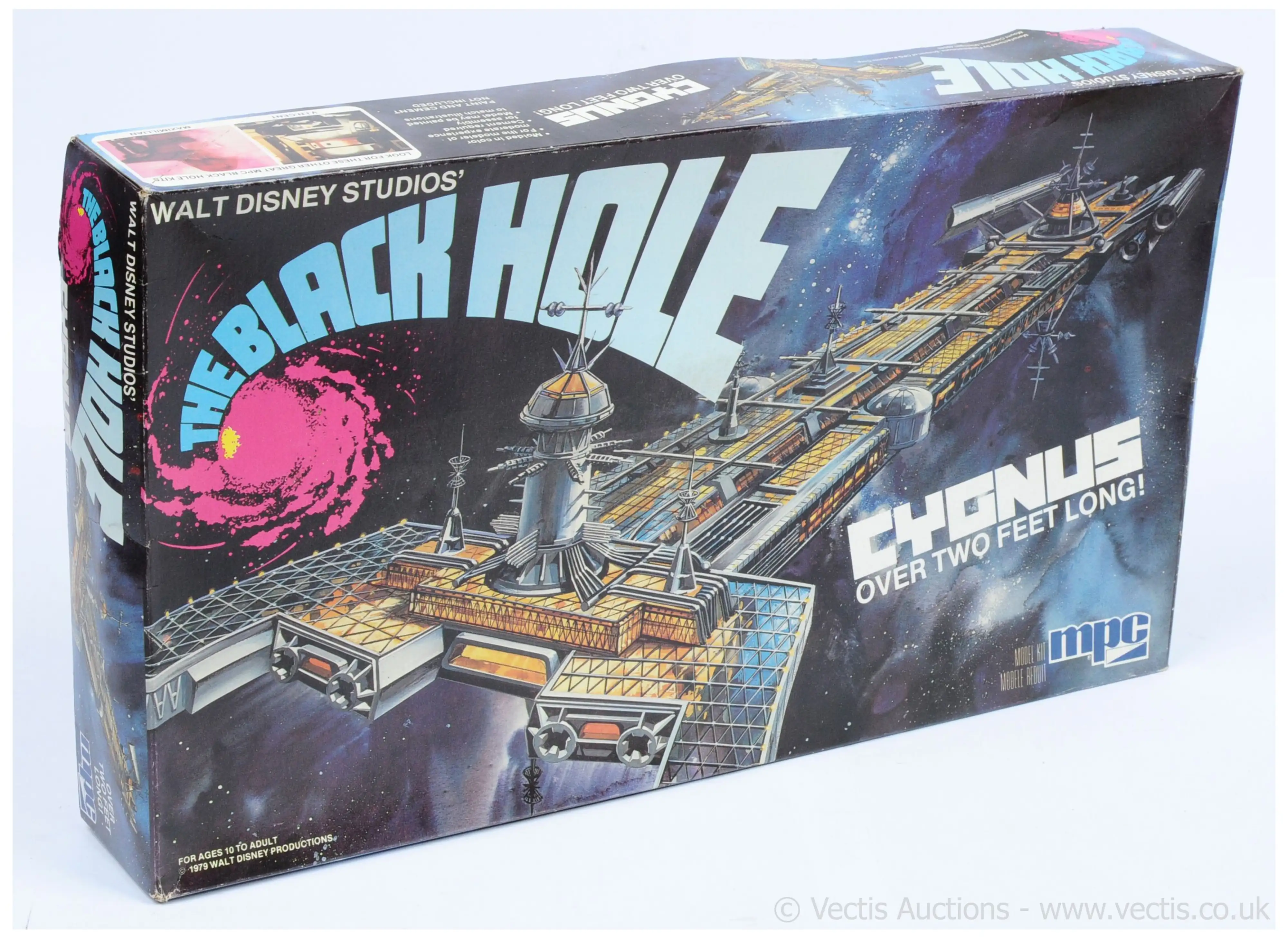Vectis Auctions | MPC vintage Black Hole Cygnus Model kit