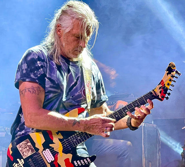 ジョージ・リンチ 新アルバム『Guitars At The End Of The World』全曲