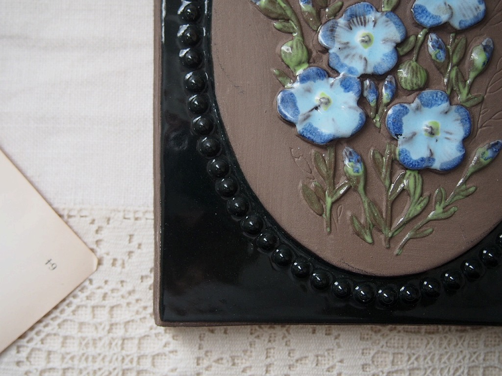 Jie Gantofta 花の陶板｜Aimo Nietosvuori｜スウェーデンヴィンテージ