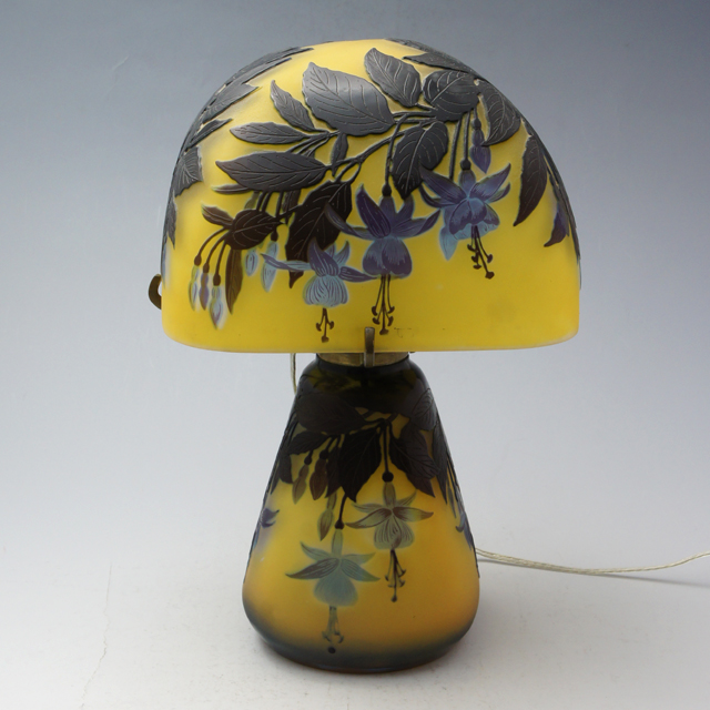 エミール・ガレ「フクシア文 テーブルランプ」《アンティックかとう》