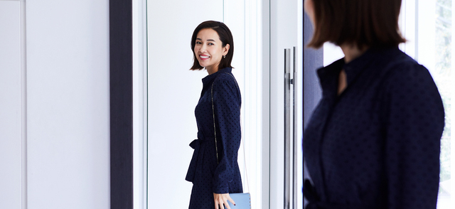 母親の卒業式スーツ特集【年代とブランド別まとめ】：アエラスタイル