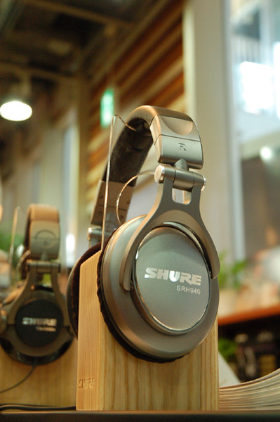ASCII.jp：SHURE、最上位モニターなどヘッドホン3製品を公開