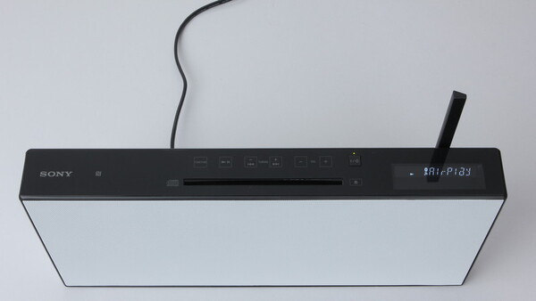 ASCII.jp：現代のラジカセ、ソニー「CMT-X7CD」はスピーカーの決定版 (1/4)