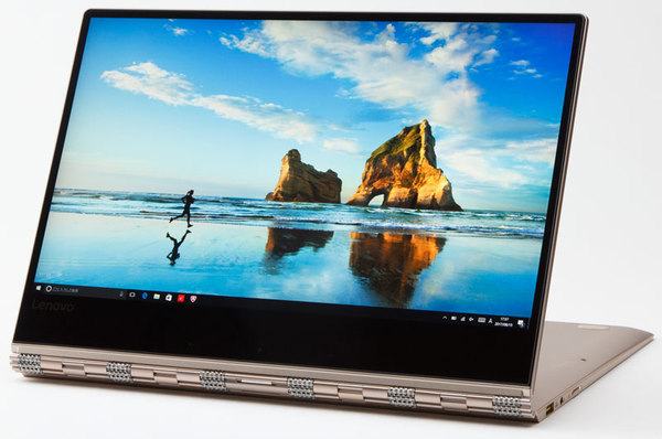ASCII.jp：お洒落で薄型で4Kの15万円台ノートPC「YOGA 910」は外で使い