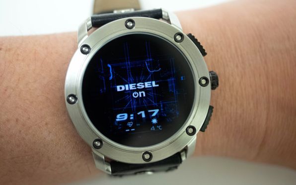 ASCII.jp：ディーゼル人気スマートウォッチ「Axial」電力消費を抑える