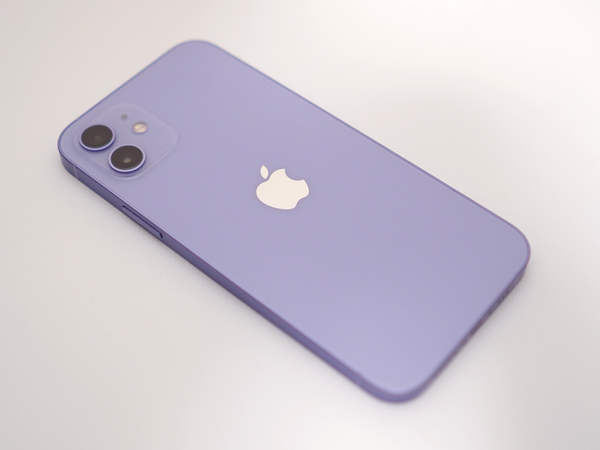 ASCII.jp：【実機レビュー】紫電一閃！iPhone 12の新色パープルを