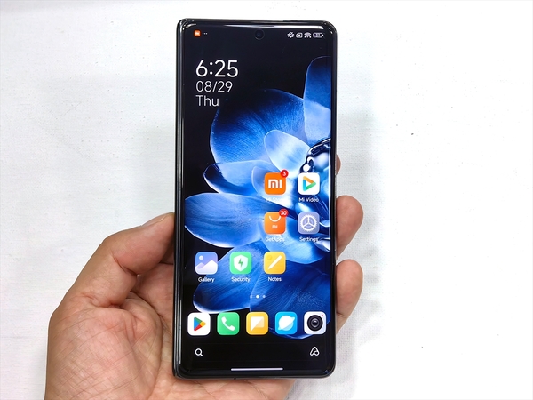 ASCII.jp：シャオミの折りたたみ機「Xiaomi MIX Fold 4」は閉じても
