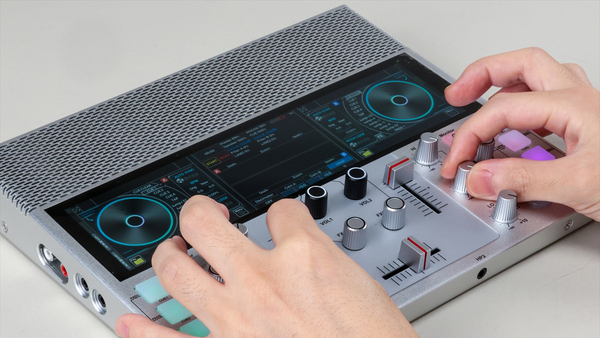 GODJ Plus誕生、世界が惚れた超小型DJ機器がスピーカー内蔵で安価に