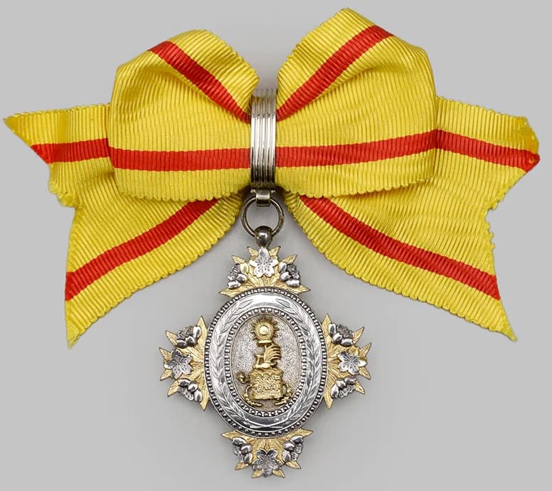 7th Class Orders of the Precious Crown/勲七等宝冠章 | Medals of Asia