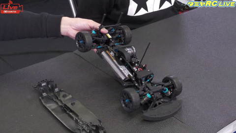 V字型シャーシで重心に変化を! 新シャーシ「TA08PRO」の特性とその歴史