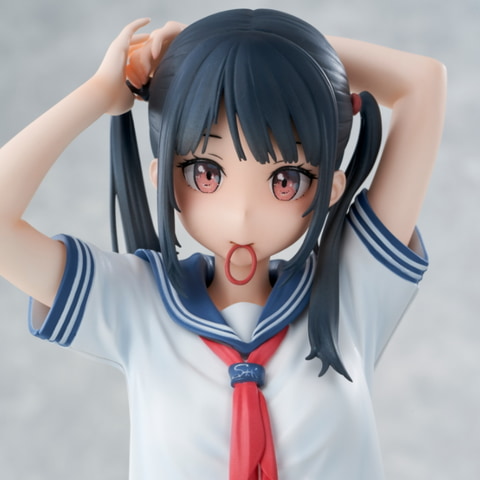 セーラー服が“脱げる”！ フィギュア「カントク『セーラー服のまんなか
