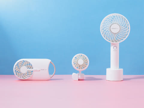 Francfranc、日傘に付けられるハンディファンなど3機種 〜薄型で胸