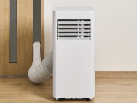 アイリスのスポットクーラー、ドアの隙間から排熱できる - 家電 Watch