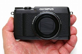 静かな外観に怒濤の実力、「STYLUS SH-1」がイカス!! - ケータイ Watch