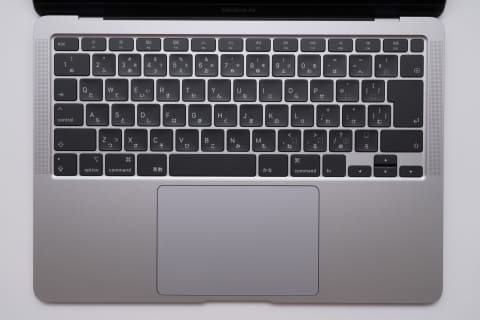 Hothotレビュー】4コアに倍増した「MacBook Air 2020」をmacOSと