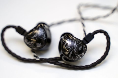 Noble Audio、日本製ピエゾドライバで超高域再生する最上位イヤフォン