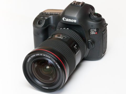 交換レンズレビュー：3代目EF大口径広角ズームレンズの実力は