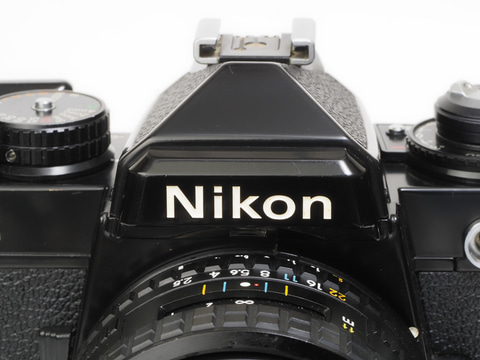 赤城耕一の「アカギカメラ」 第79回：40年来の相棒「ニコンFE2」とその