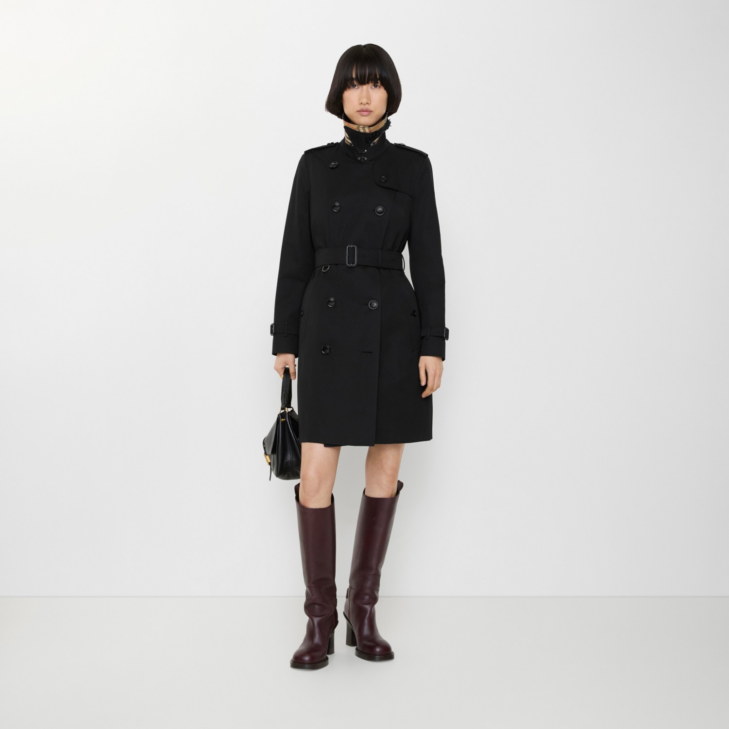 Mid-length Chelsea Heritage Trench Coat in Black - Women, Cotton