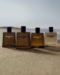 バーバリー ヒーロー」登場 | Burberry®公式サイト