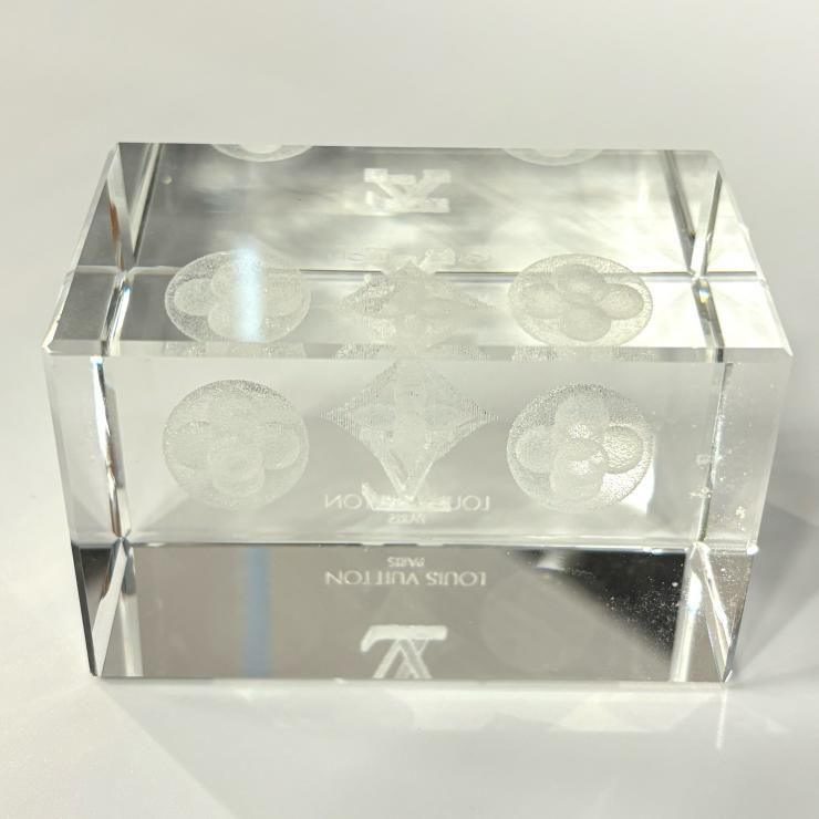 LOUIS VUITTON ノベルティ モノグラム クリスタル ペーパーウェイト 3D