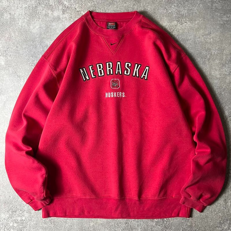 00s NIKE TEAM センター スウォッシュ カレッジ ロゴ 刺繍 前V