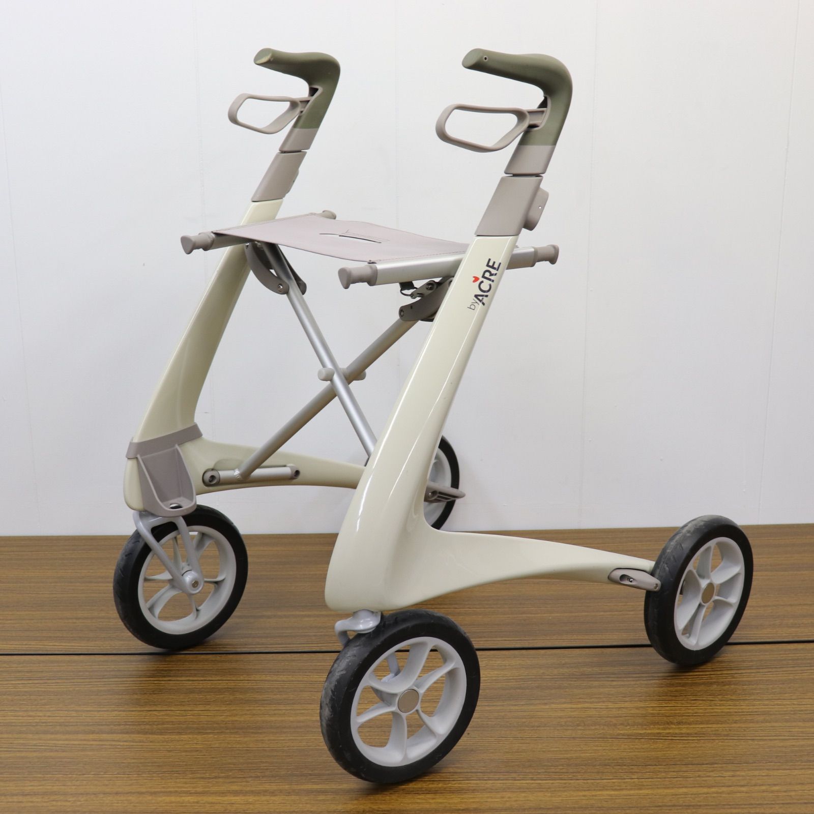 即日発送】byACRE バイエーカー 歩行器 カーボンウルトラライト