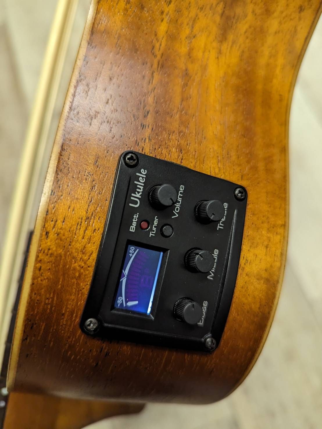 プリアンプ搭載 LEOLANI レオラニ LB-1 ウクレレベース - メルカリ