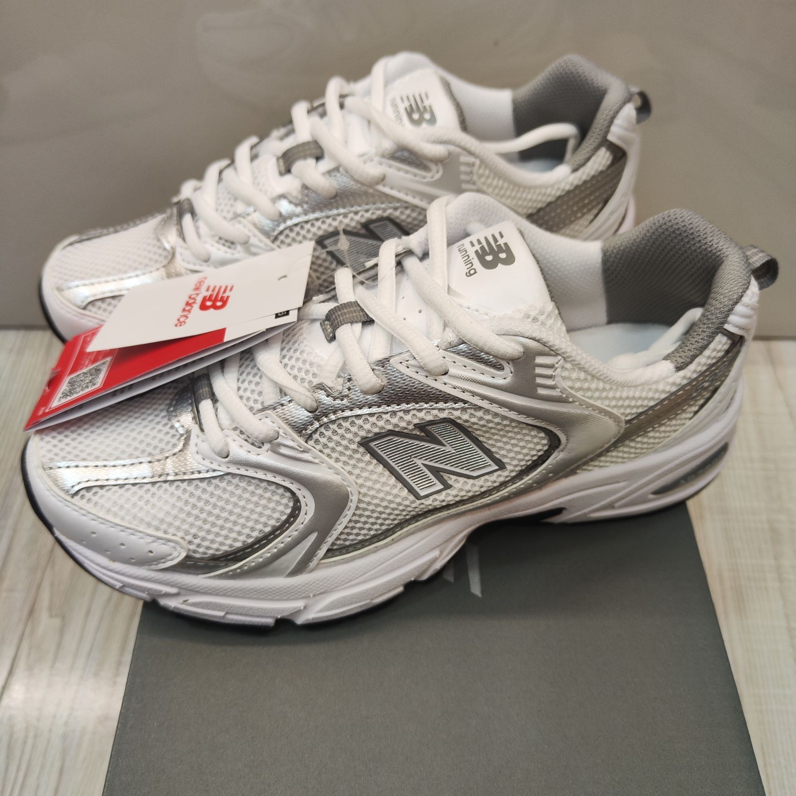 新品、未使用スニーカー New Balance ニューバランス MR530AD(D) WHITE