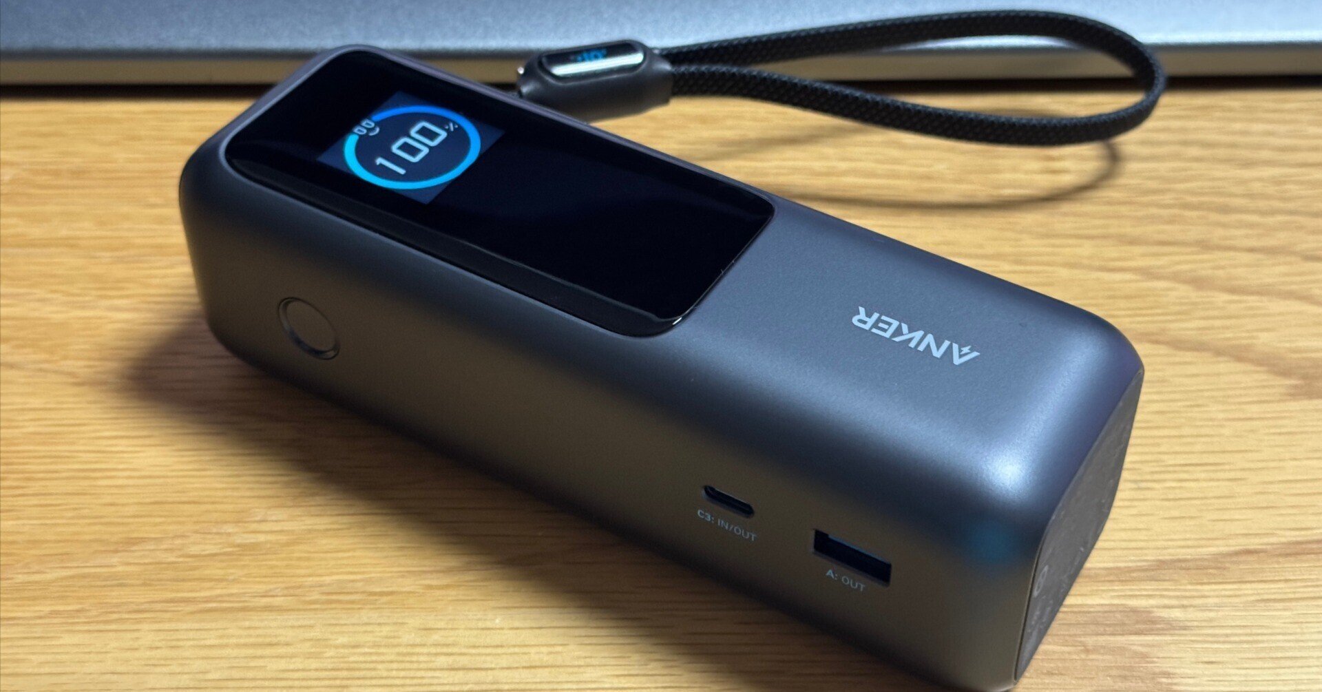 Anker Power Bank (25000mAh, Built-In & 巻取り式USB-Cケーブル)｜タカシ