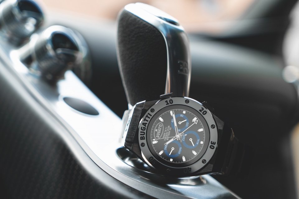 ブガッティが初のスマートウォッチ『BUGATTI CERAMIQUE EDITION ONE