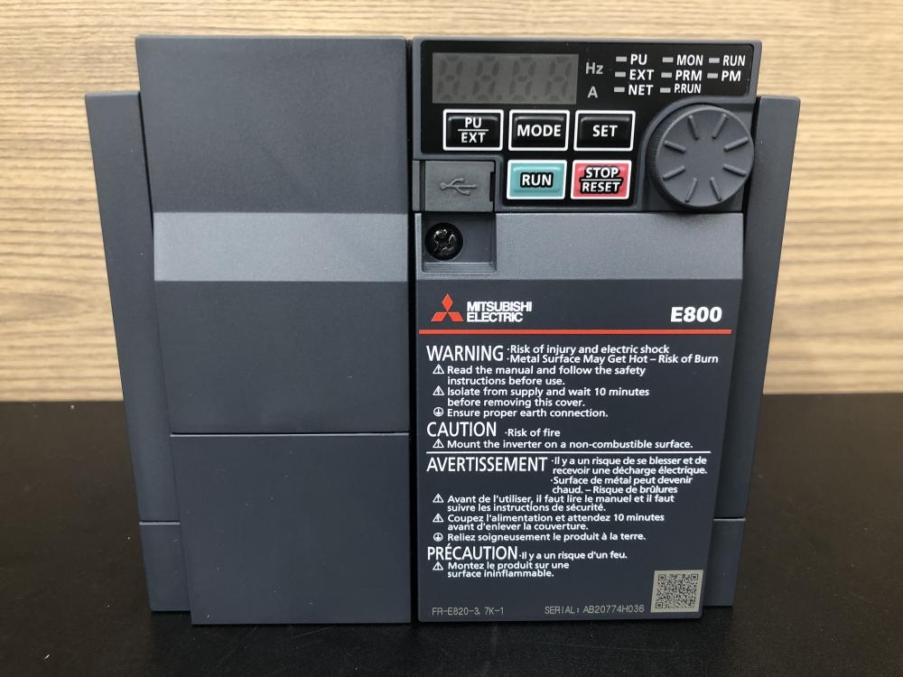 三菱 MITSUBISHI インバータ FR-E820-3.7K-1の中古 未使用品 《埼玉