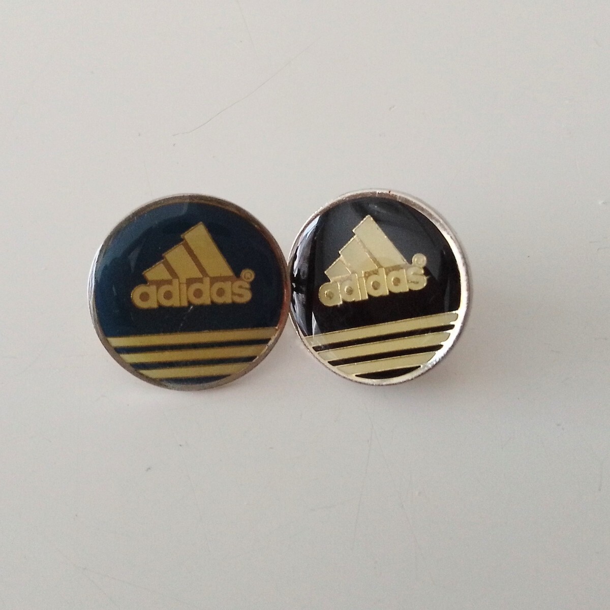 Yahoo!オークション -「adidas アディダス」(ピンバッジ) (雑貨)の落札