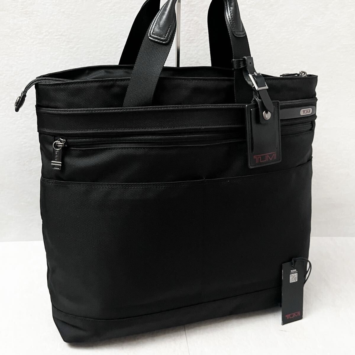 Yahoo!オークション -「tumi コンパニオントート」(トゥミ) (と)の落札