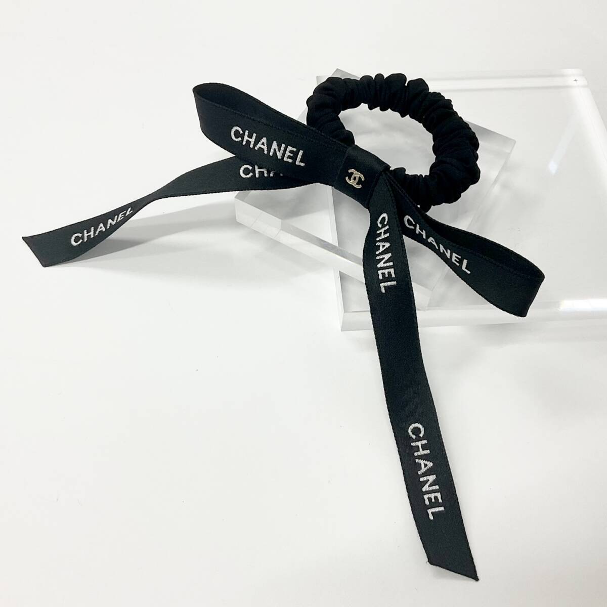 CHANEL シャネル リボン シュシュ ヘアゴム ホワイト ヘアアクセサリー