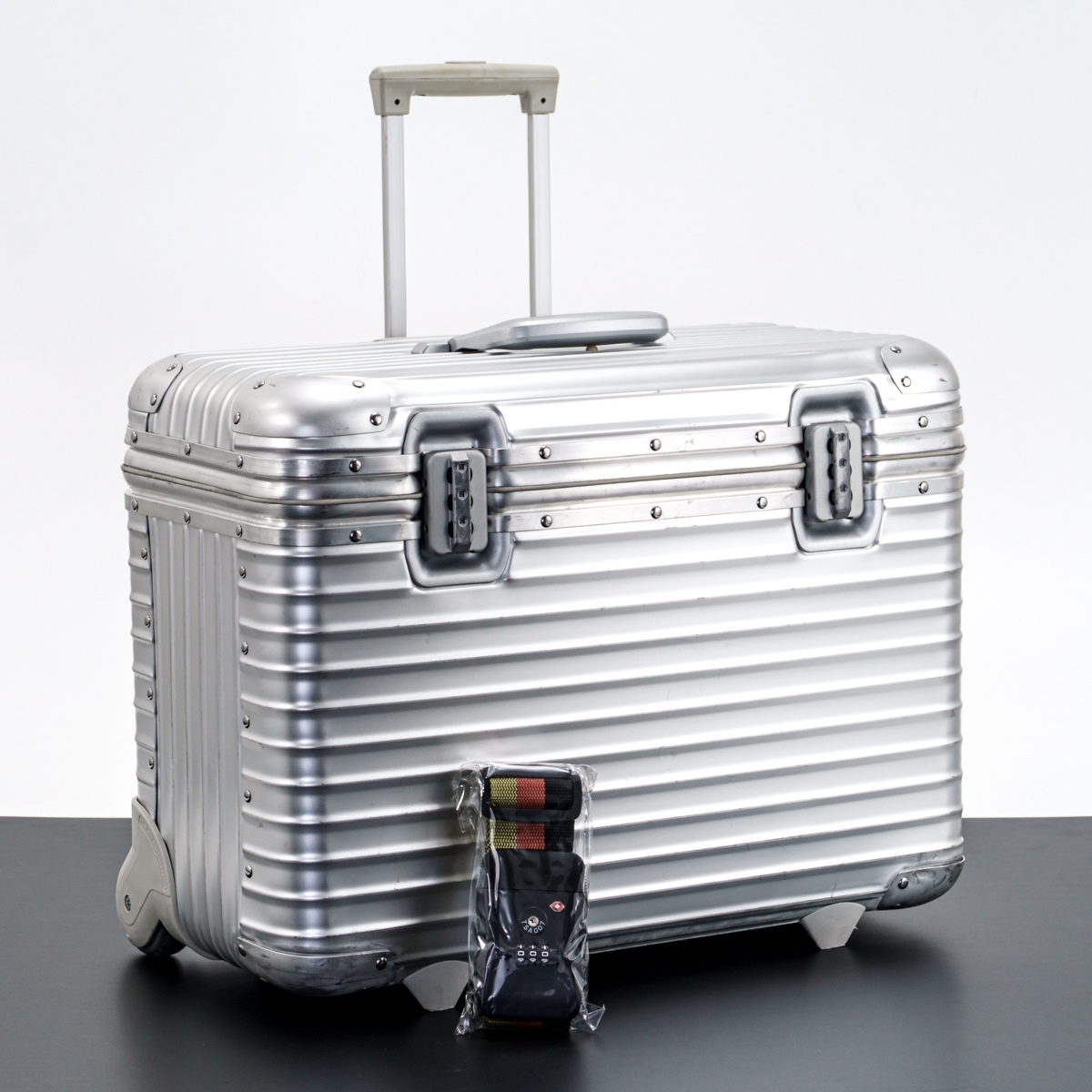 Yahoo!オークション -「rimowa pilot」(リモワ) (スーツケース