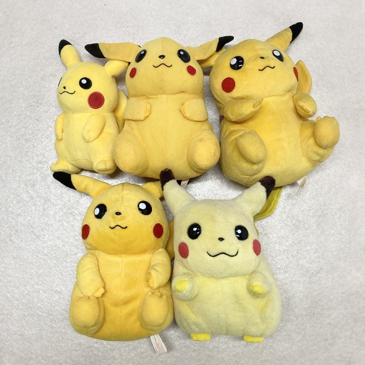 Yahoo!オークション -「tomy ぬいぐるみ ピカチュウ 初期