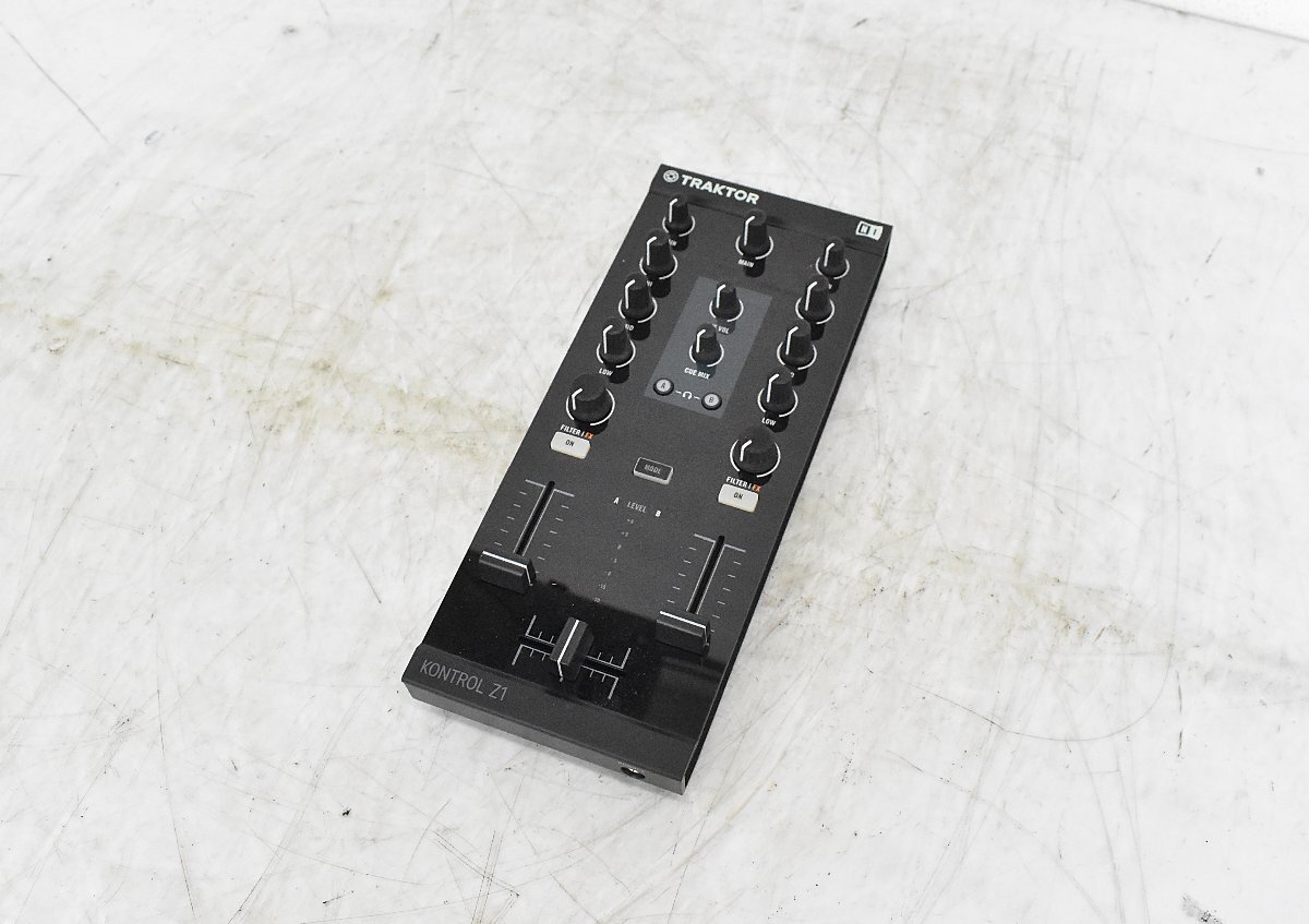 TRAKTOR KONTROL Z1 DJコントローラー 動作確認済 ケース付 Native
