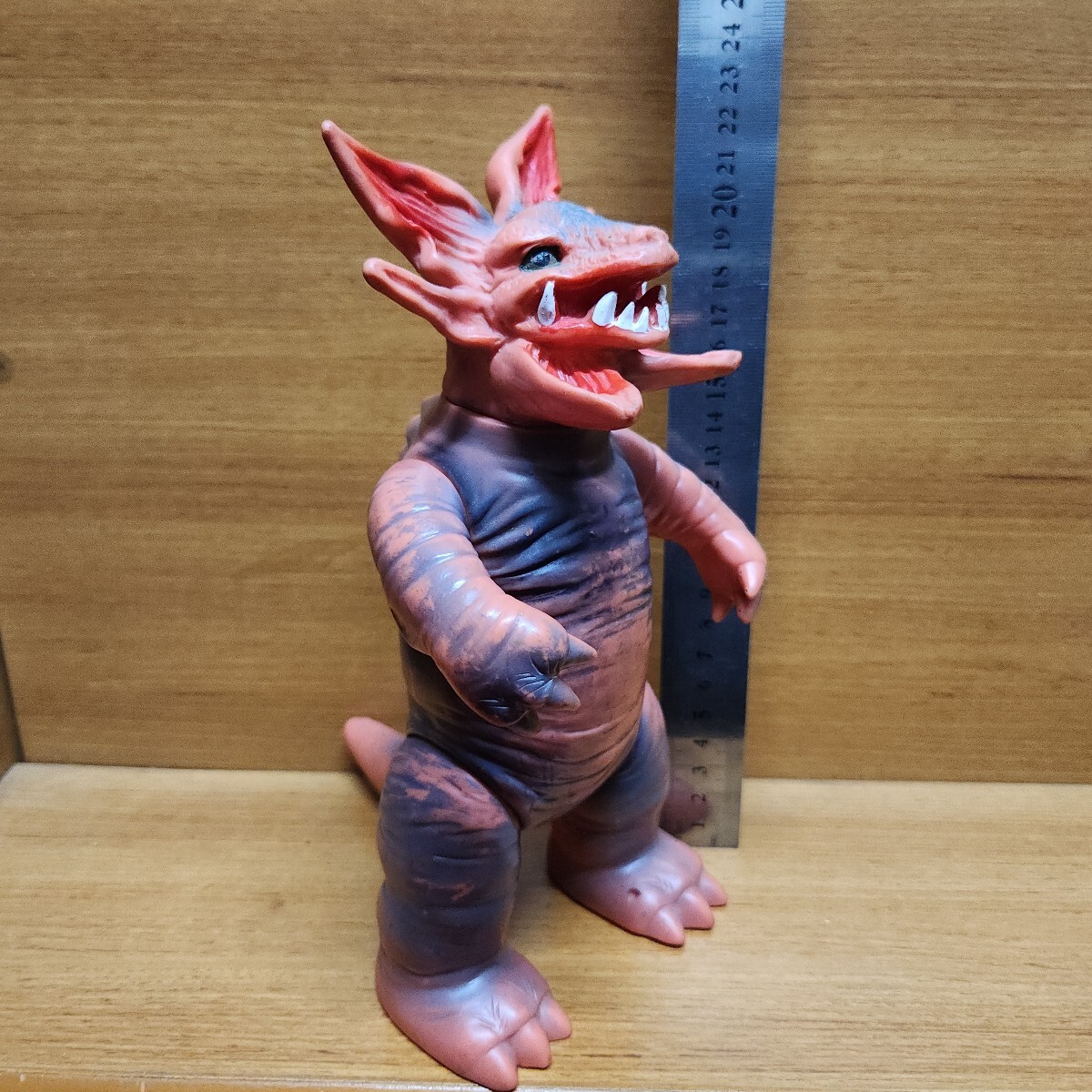 Yahoo!オークション -「ガボラ ソフビ」(怪獣、宇宙人) (ウルトラマン