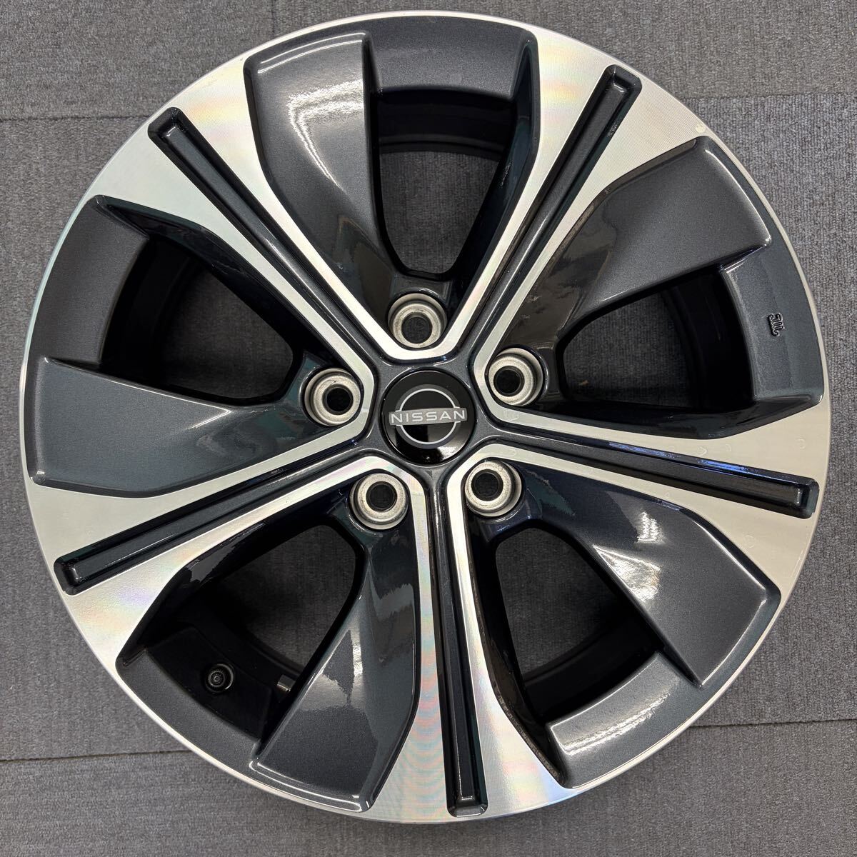 2026年最新】日産リーフ純正ホイール 5穴17インチが揃うホイール特集