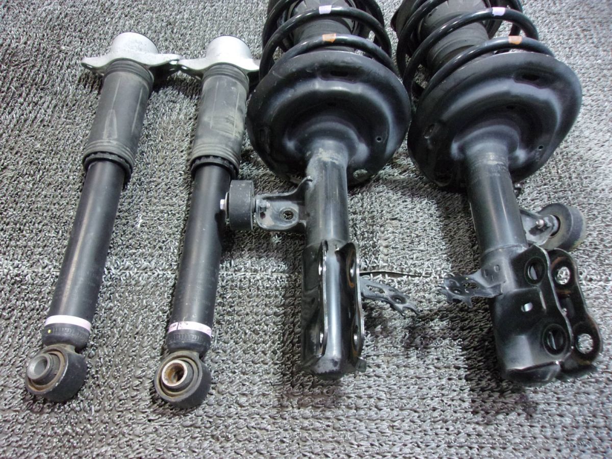 ☆激安!☆AXVH70 カムリ 純正 ノーマル ショック&サスペンション