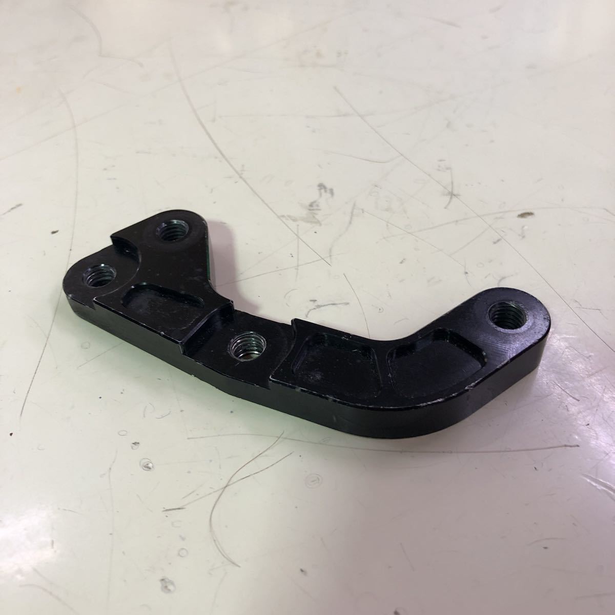 アドレスV125 G V125 S 用キャリパーサポート ブレンボ カニ ACTIVE