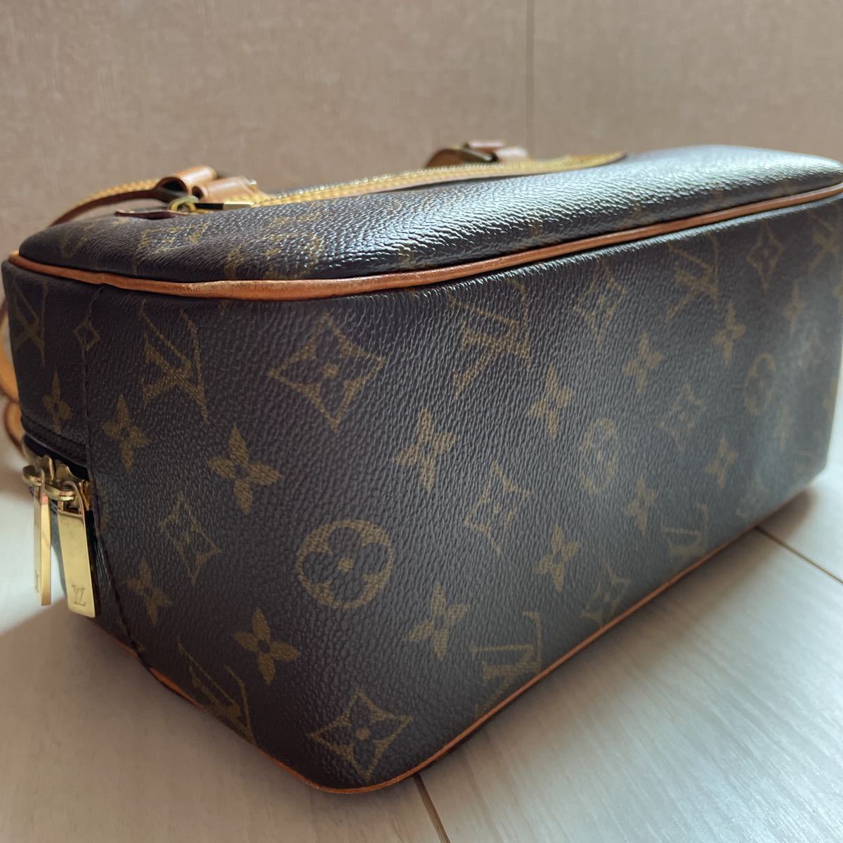 LOUIS VUITTON シテMM ルイヴィトン モノグラム バッグ ショルダー