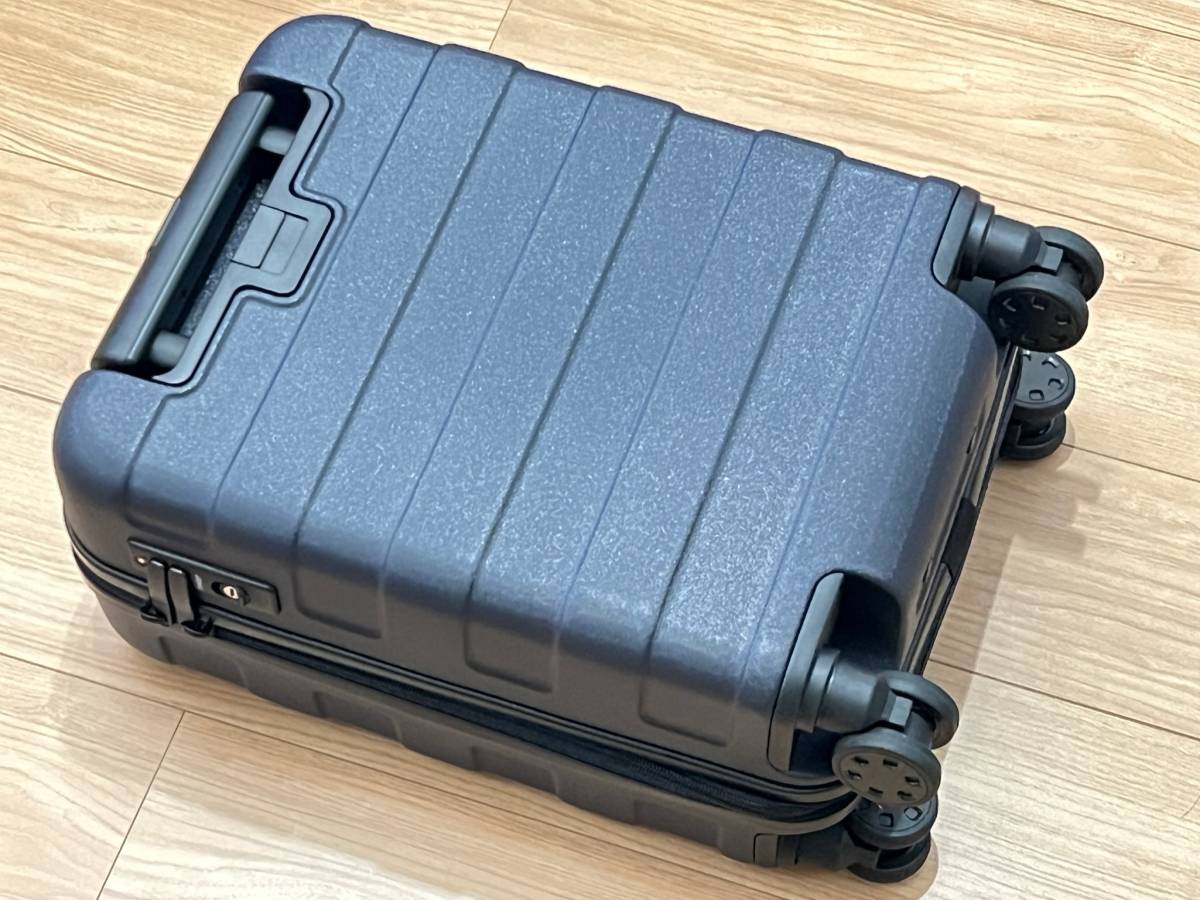 新品同様 無印良品 ハードキャリーケース 20L ネイビー バーを自由に
