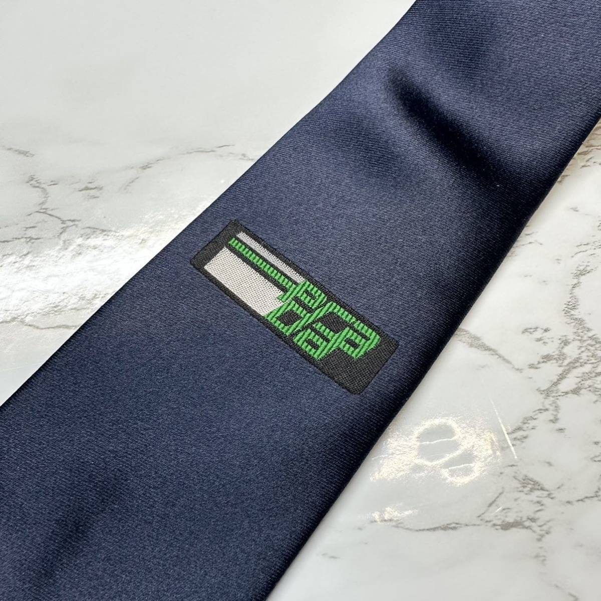 極美品 現行タグ 激レア PRADA ネクタイ シルク100% ワンポイント