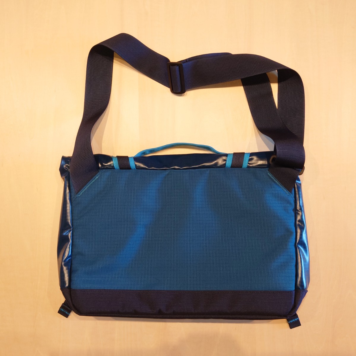 patagonia メッセンジャーバッグ BLACK HOLE MINI MESSENGER ブラック