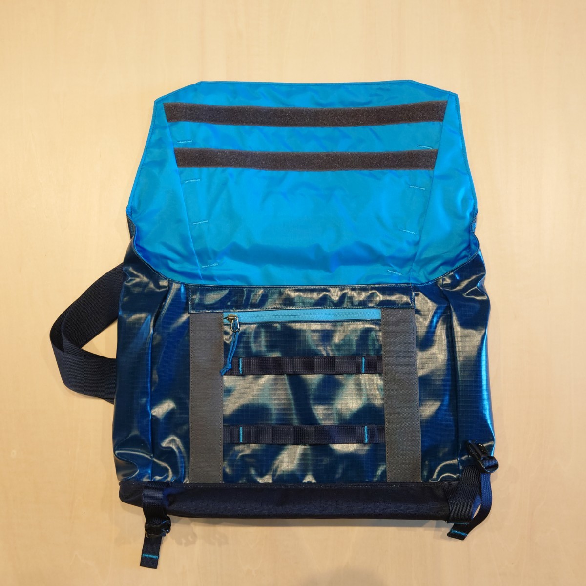 patagonia メッセンジャーバッグ BLACK HOLE MINI MESSENGER ブラック