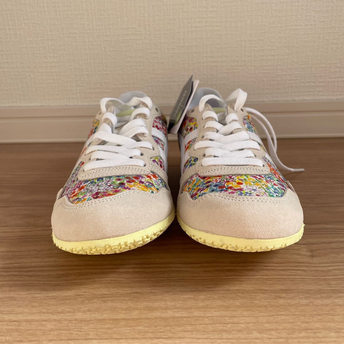新品 オニツカタイガー 23 5cm SERRANO フラワー 花柄 ドット 白 箱