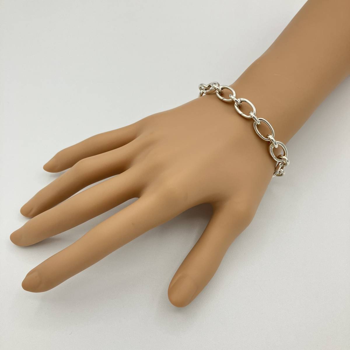 希少品 ティファニー オーバル リンク クラスプ ブレスレット バングル